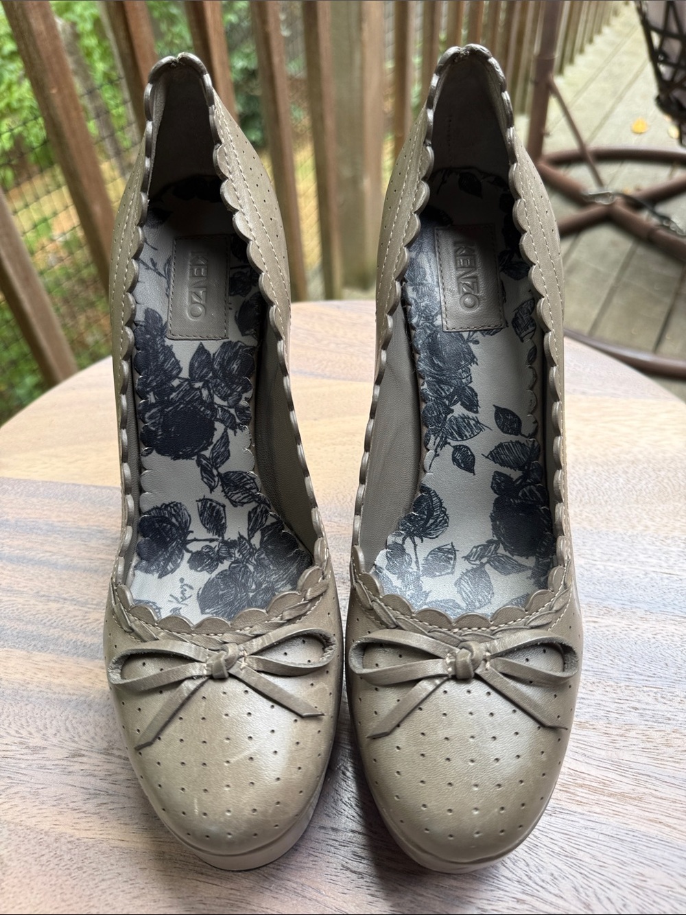 Kenzo Taupe Scalloped Bow Pump Heels